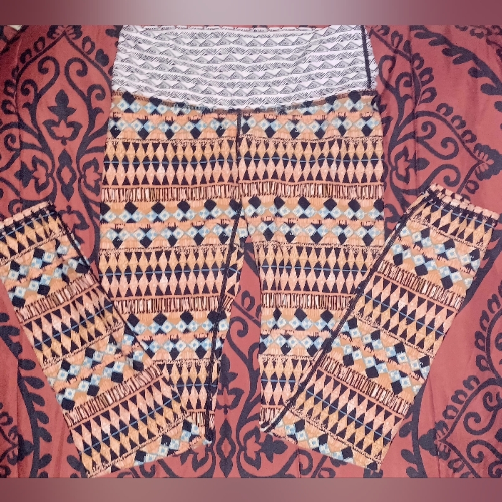 Like new Volcom leggings size small